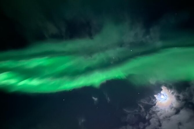 Small group Hunting for the Northern Lights in Reykjavík engrus - Meeting at Hard Rock Cafe at 9:00 pm