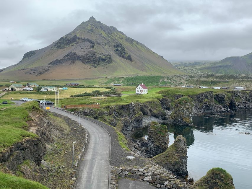 Snæfellsnes, private Super Jeep - Djúpalónssandur brings you down to the surf