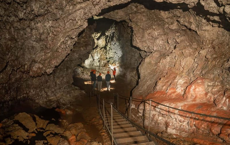 Snæfellsnes: Vatnshellir Lava Cave Tour - Why the guide matters here