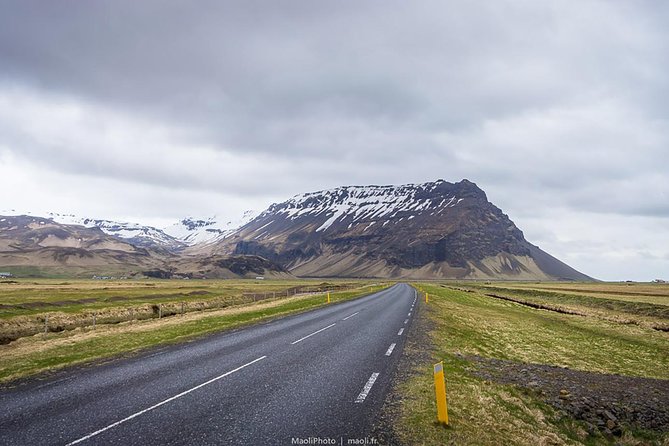 South Coast and Glacier Lagoon Day Trip by Super Jeep from Reykjavik - Skaftafell and the Svínafellsjökull glacier edge