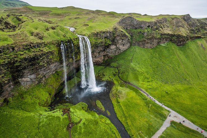 South Coast, Reynisfjara Beach & Waterfalls Small-Group Day Trip from Reykjavik - Seljalandsfoss and the price of staying dry