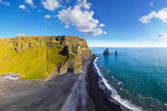 South Coast, Waterfalls and Black Beach Tour from Reykjavik - Vik and lunch: a useful pause in the middle