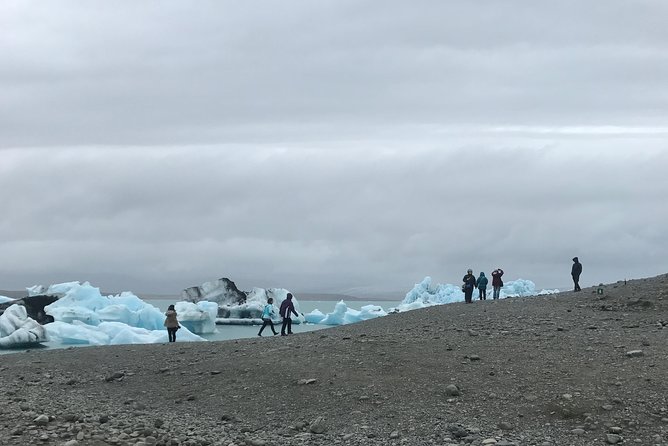 South Iceland and Glacier Lagoon: Jökulsárlón with Boat Tour - Vík: a useful dinner break