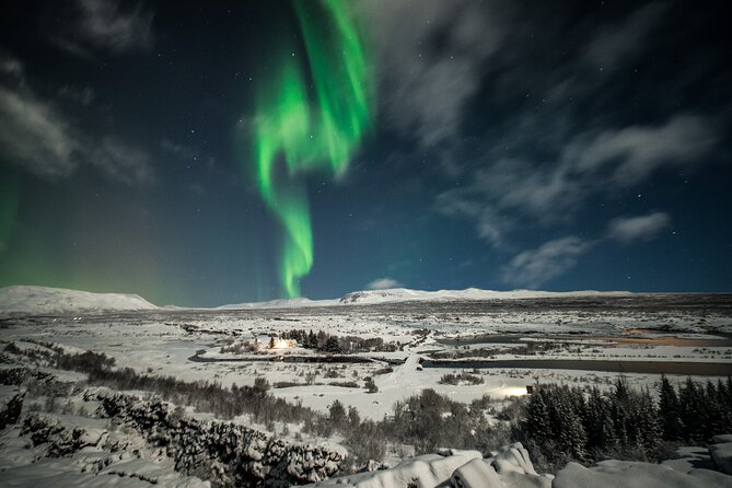South Iceland Highlights and Northern Lights Combo Full-Day Tour - Guides can make the long day work