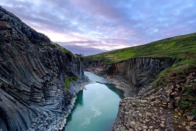 Stuðlagil Canyon and Vök Baths Day Tour - Walking into Stuðlagil Canyon