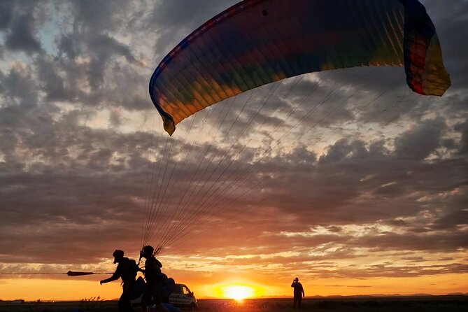 Tandem Paragliding over the Rugged Lava Fields at Blue Mountains - Key points to know before you book