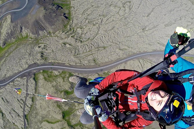 Tandem Paragliding over the Rugged Lava Fields at Blue Mountains - The safety briefing comes before the thrill