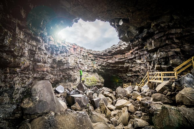 The Cave Explorer - Darkness, ice, and the cave’s visual appeal
