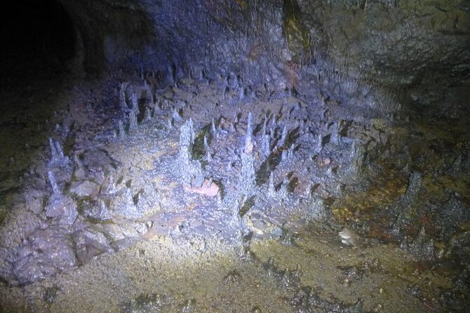The Cave Explorer - The opening passage and the first tight spot