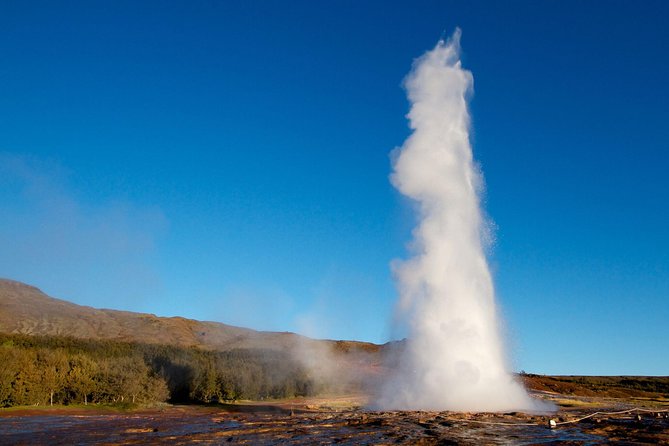 The Golden Circle & Northern Lights Guided Combo tour - What the daytime guide adds