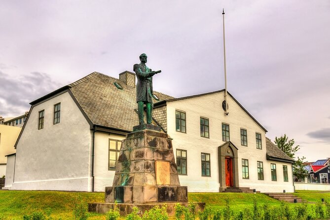 The Icelandic Woman Walking Tour in Iceland - Parliament House and the long road to political power