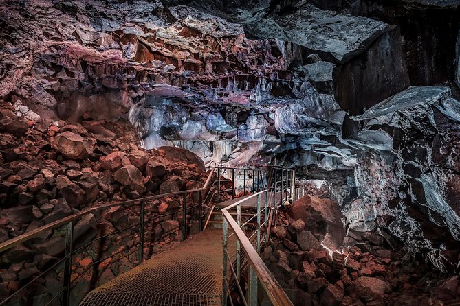 The Lava Tunnel Tour - Raufarhólshellir - Cold, damp conditions are part of the deal