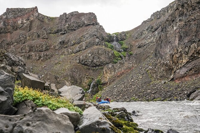 Top-Rated Family Rafting-Warm Drysuits, Volcanic Canyon, Epic Fun - The drive to the river and safety briefing