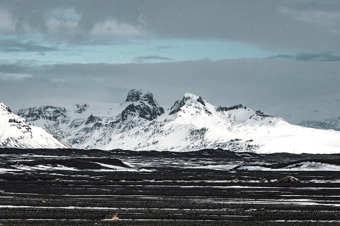 Treasure Iceland - Ice Cave Discovery - A glacier hike with time for photographs