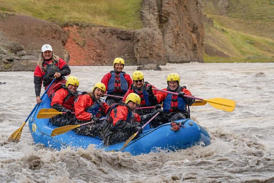 Varmahlíð: Guided Family Rafting Trip - Returning by bus after the river
