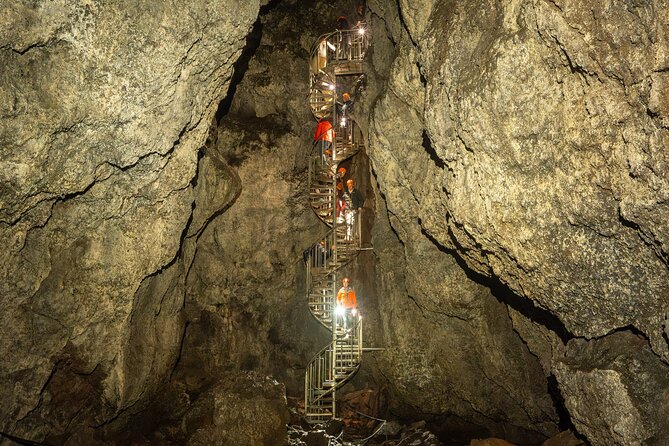 Vatnshellir Cave Tour - Cold, dark, and different from a normal sightseeing stop