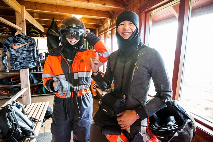 Vik: Mýrdalsjökull Snowmobile Adventure - Learning to handle the snowmobile