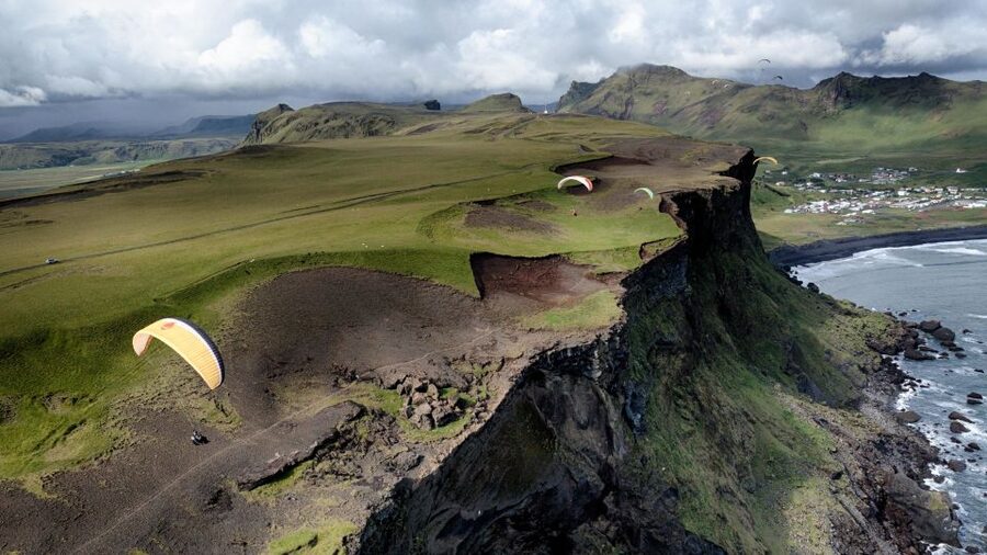 Vík: Paragliding Tandem Flight - Who should book this experience?