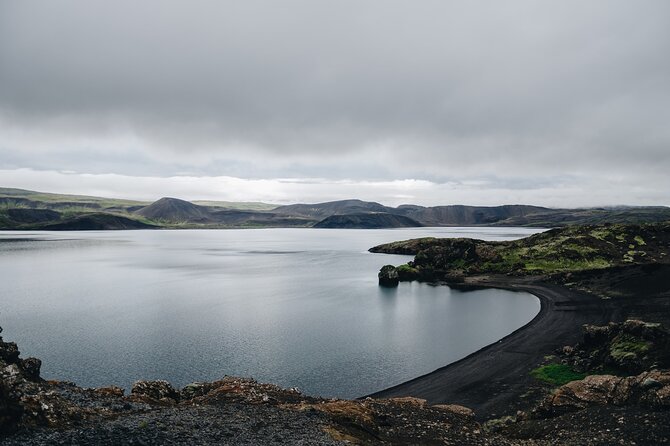 Volcano Tour on Reykjanes Peninsula Including Icelandic Snacks - Weather and access can change the whole day