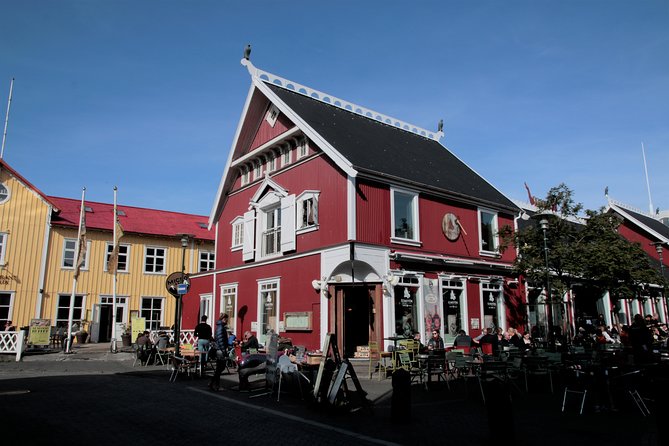 Walking tour of Reykjavik city - Laugavegur, where Reykjavik shows its creative side